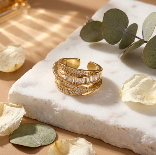 Luxe Twist Pavé Ring
